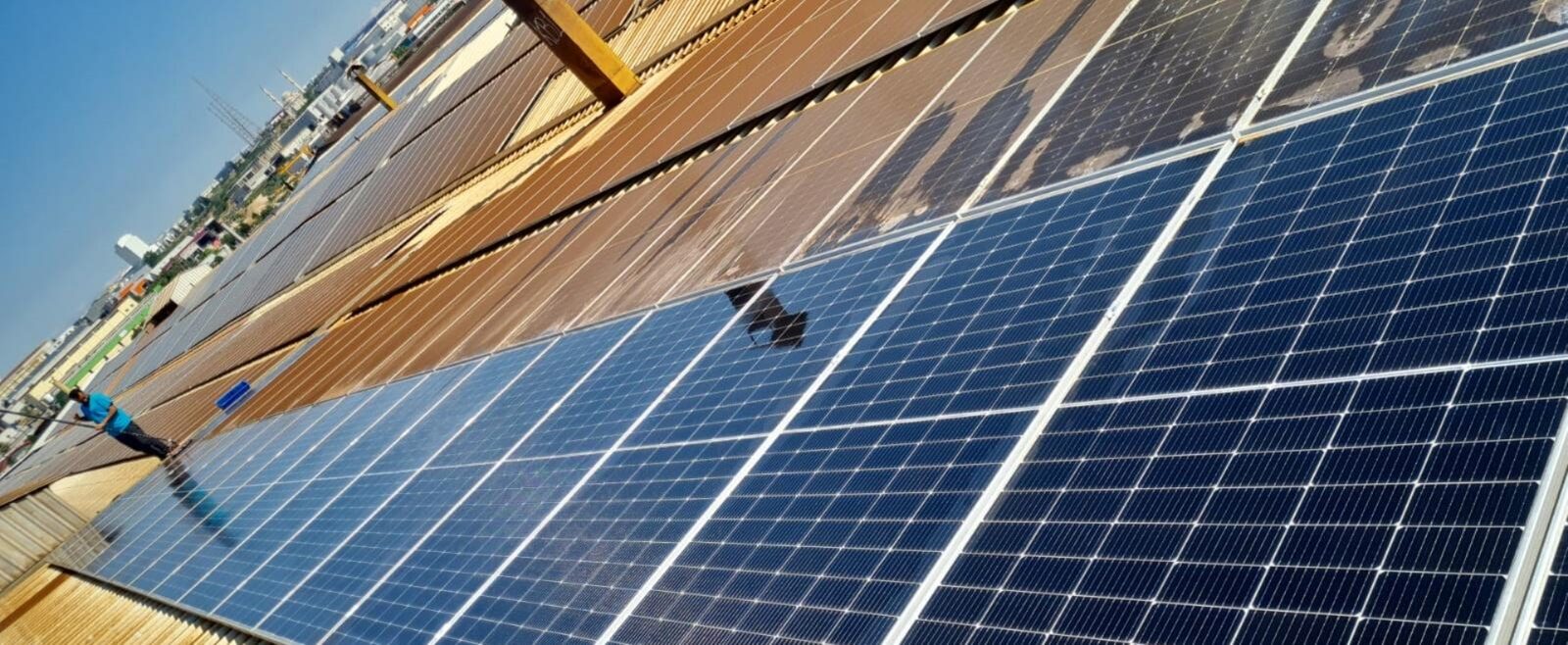 Çatı üstü panel temizliği