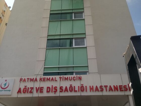 Fatma Kemal Timuçin Ağız ve Diş Sağlığı Hastanesi cephe temizliği