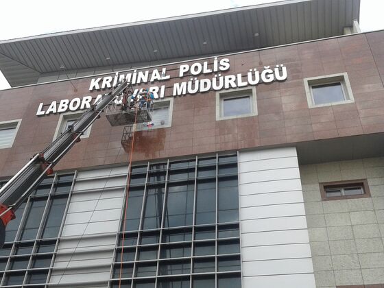 Kriminal Polis Laboratuvarı Müdürlüğü binası cephe temizliği
